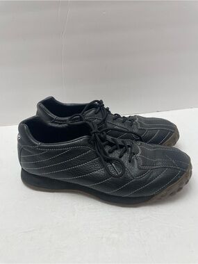 Simple black leather sneakers 10.5 retro comfort